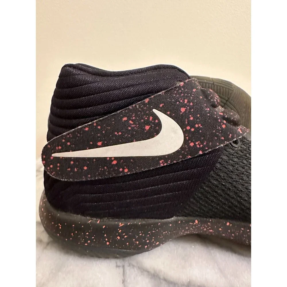 Nike Kyrie Basketball 🏀 Black Speckle Sneakers size 5.5Y (laces‎ not included)